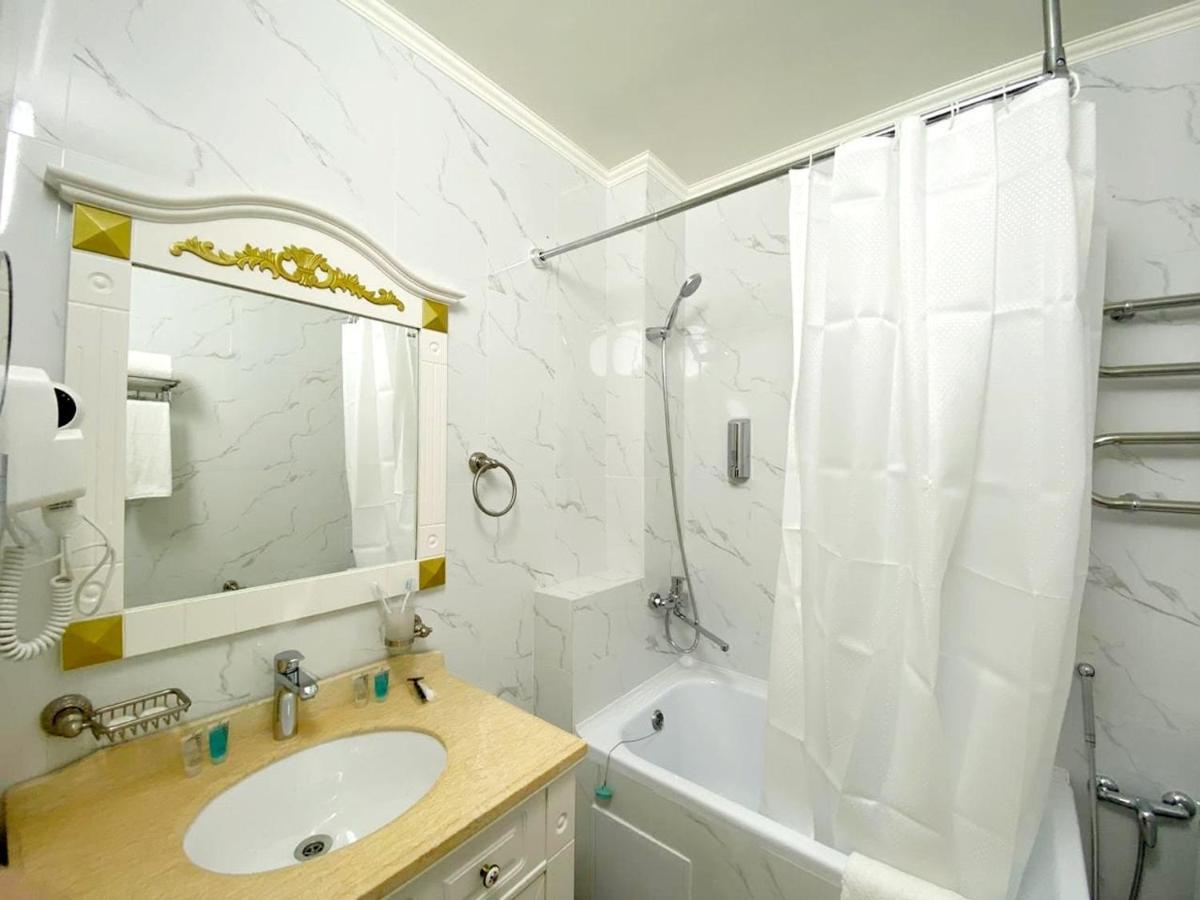 Gold Boutique Hotel Almaty Exterior foto